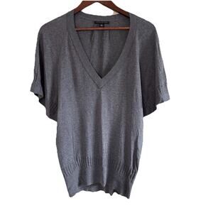 Banana Republic Women’s Grey Short Sleeve Silk Blend V-neck Shirt Medium